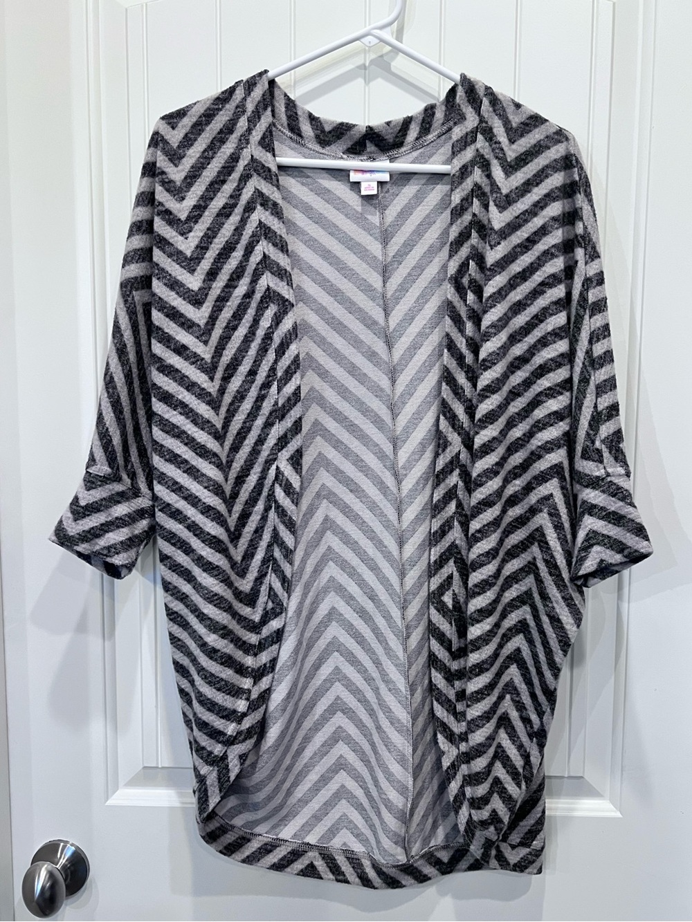 LuLaRoe Tracy Cocoon Cardigan Sz Small